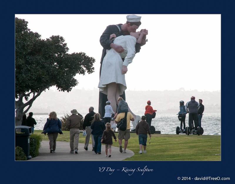 VJ Day – Kissing Sculpture